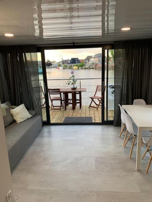 ズワールトスライスUnique New Houseboat Moored 4アパートメント エクステリア 写真